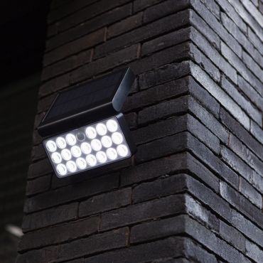Lutec Tuda - Außen-Solar-Wandleuchte mit Bewegungsmelder - intelligente Beleuchtung - Lutec Connect - 18 x 11,1 x 19,2 cm - 8,5W LED inkl. - IP44 - schwarz