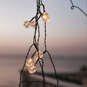 New Garden Griselda Glossy - Lichterkette mit Solarenergie - 4,66 Meter Kette, davon 2 Meter Kabel - inklusive 10 LED-Lampen - IP44 - Transparent