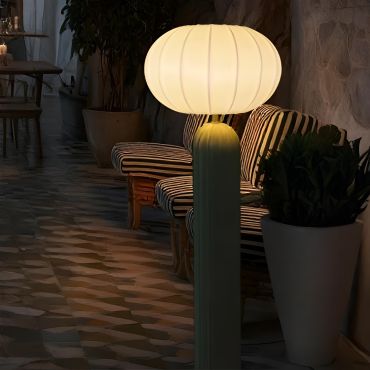New Garden Rachel 145 - Aufladbare Solar- und Akku-Stehleuchte mit Fernbedienung - Ø 36 x 143 cm -  5W LED inkl. – IP65 – olivgrün – 3000K