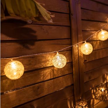 New Garden Pallina - Lichtergirlande - 3,3 Meter Girlande, davon 1,5 Meter Schnur - 10 LED-Lampen inkl. - IP44
