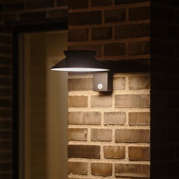 Nordlux Justina - Außen-Solar-Wandleuchte mit Bewegungsmelder - 28,5 x 23 x 14,5 cm - 5W LED inkl. - IP44 - schwarz