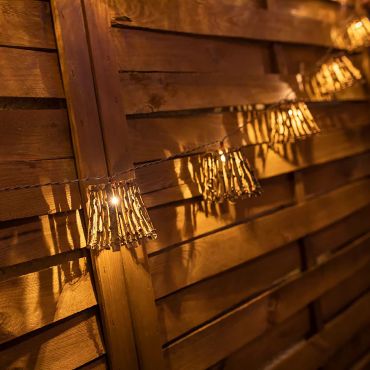 New Garden Carina - Lichtergirlande - 3,3 Meter Girlande, davon 1,5 Meter Schnur - 10 LED-Lampen inkl. - IP44 - Holz