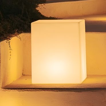 New Garden Cuby 53 - solarbetriebene wiederaufladbare Tischleuchte mit Fernbedienung - 53 x 43 x 43 cm - 1W RGB LED inkl. - IP65 - weiß