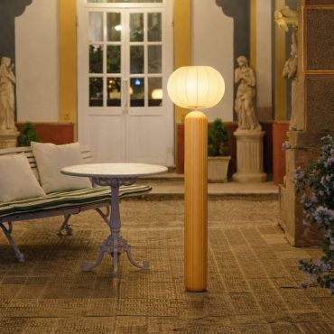 New Garden Rachel 145 - Aufladbare Solar- und Akku-Stehleuchte mit Fernbedienung - Ø 36 x 143 cm - 5W LED inkl. – IP65 – Senfgelb – 3000K