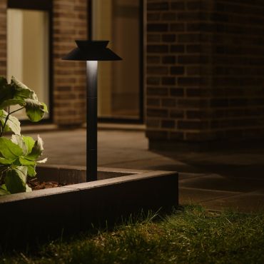 Nordlux Justina - solarbetriebener Gartenpfosten mit Bewegungsmelder auf Erdspieß - Ø 23 x 60 cm - 5W LED inkl. - IP44 - schwarz