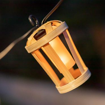 New Garden  Hiama Girlande Solar - solarbetriebene Lichtergirlande - 5 Meter Girlande - 10 LED-Lampen inkl. - IP44 - Bambus