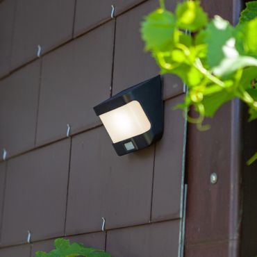 Lutec Try - Außenwandleuchte mit Solarsensor - 12,5 x 11,8 x 6,9 cm - 8W LED inkl - IP54 - schwarz